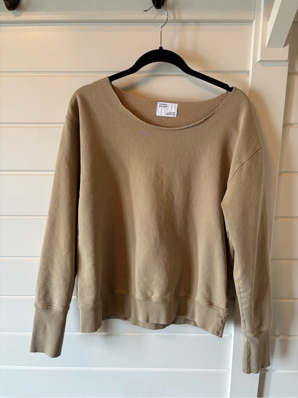 ‘Colorful Standard’ organic cotton off-the-shoulder Sweatshirt in Tan